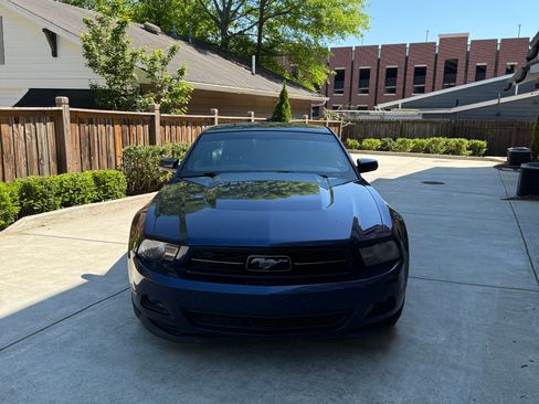 Used 2012 Ford Mustang Premium image 2