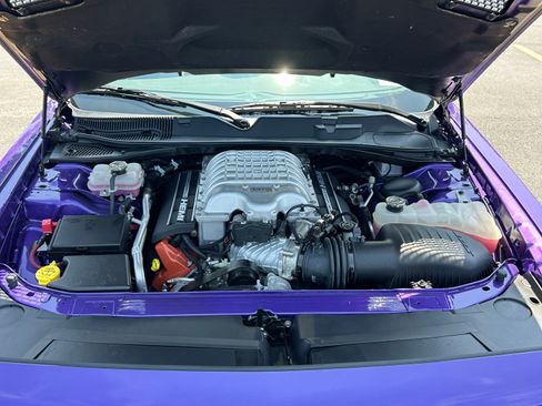 Used 2016 Dodge Challenger SRT Hellcat RWD image 5