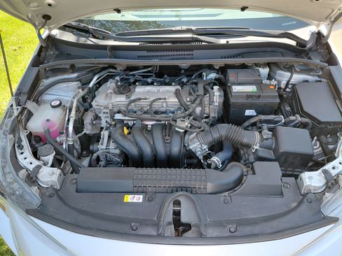 Used 2022 Toyota Corolla LE FWD image 11
