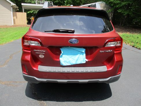 Used 2015 Subaru Outback 2.5i Limited AWD/4WD image 16