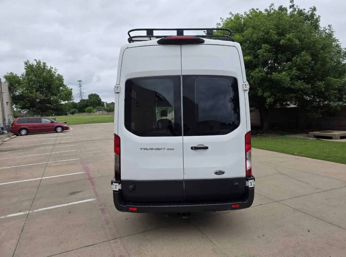 Used 2018 Ford Transit 250 148 High Roof Extended RWD image 9