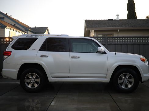 Used 2011 Toyota 4Runner SR5 image 11