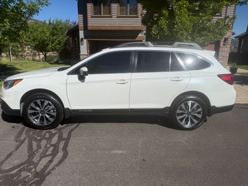 Used 2016 Subaru Outback 3.6R Limited AWD/4WD image 1