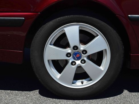Used 2003 Saab 9-3 SE image 16