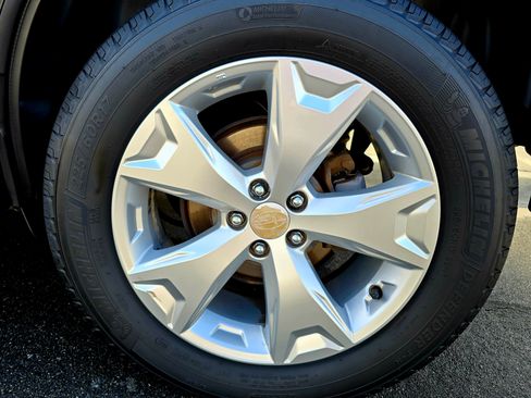 Used 2015 Subaru Forester 2.5i Premium w/ All-Weather Package image 10