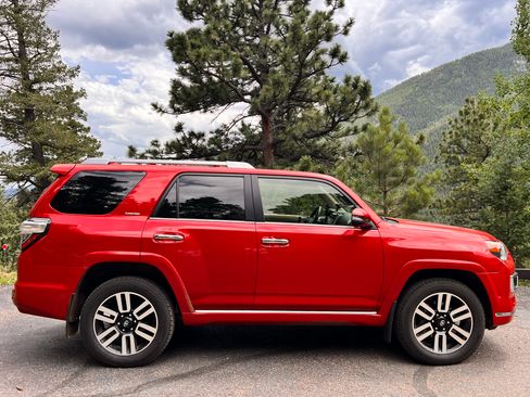 Used 2023 Toyota 4Runner Limited image 2