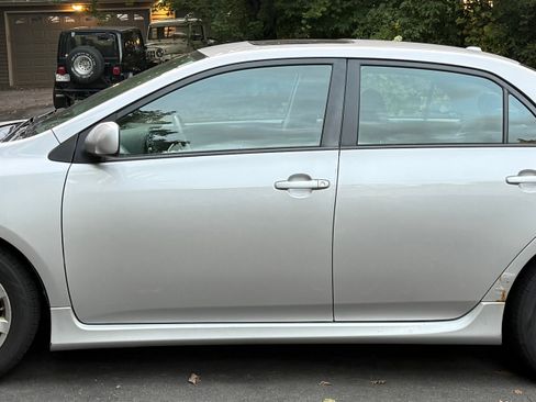 Used 2010 Toyota Corolla S image 1