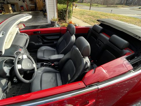 Used 2007 Volkswagen Beetle Convertible w/ Package 1 image 6
