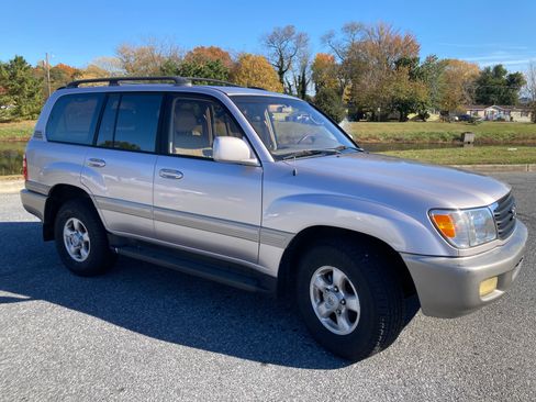 Used 1999 Toyota Land Cruiser image 10