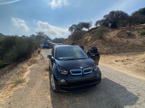 Used 2016 BMW i3 w/ Range Extender RWD image 17