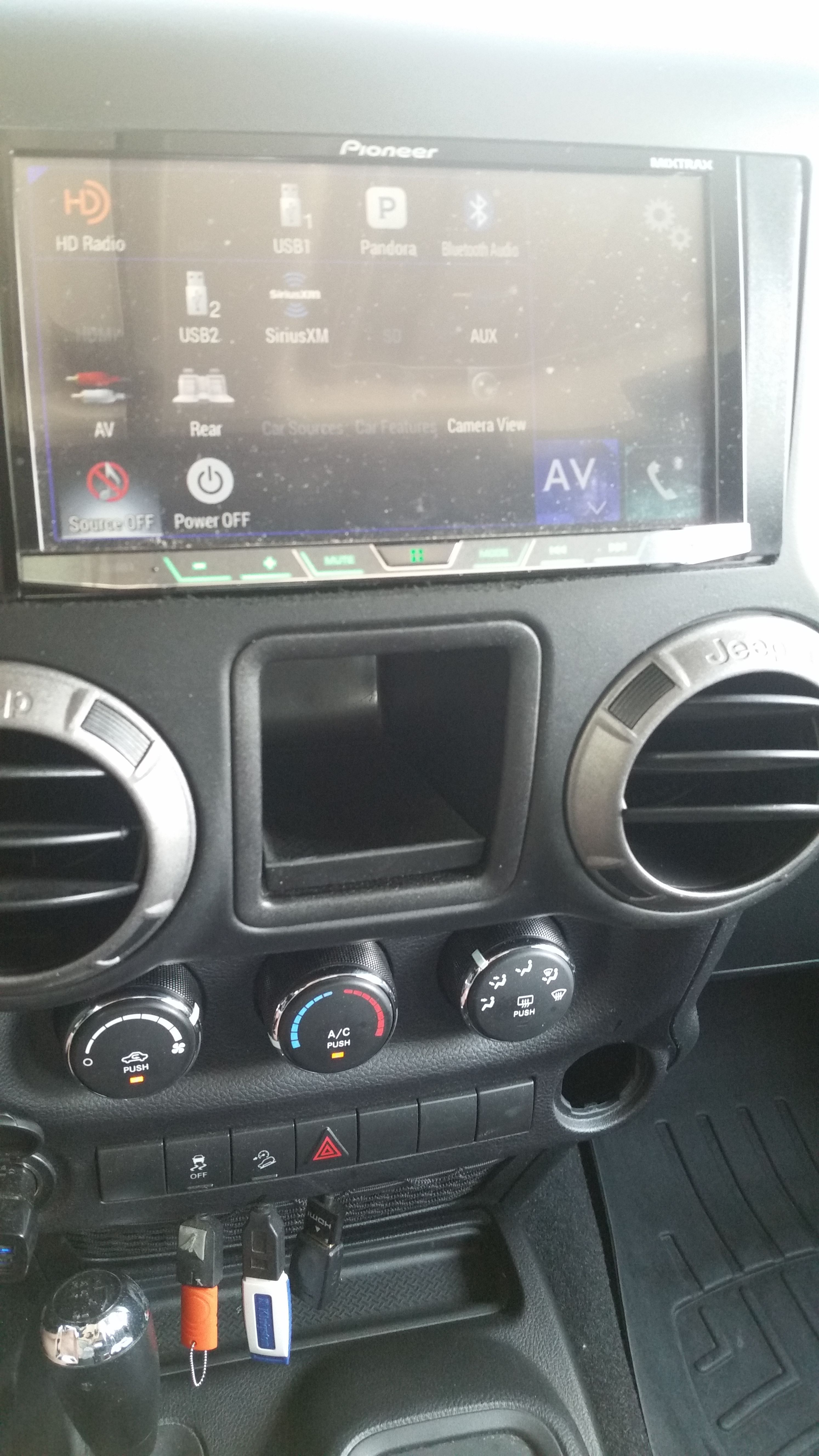 Used 2016 Jeep Wrangler Unlimited Sport w/ Connectivity Group AWD/4WD image 22