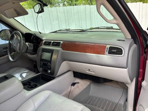 Used 2007 GMC Yukon SLT w/ SLT Preferred Equipment Group image 5