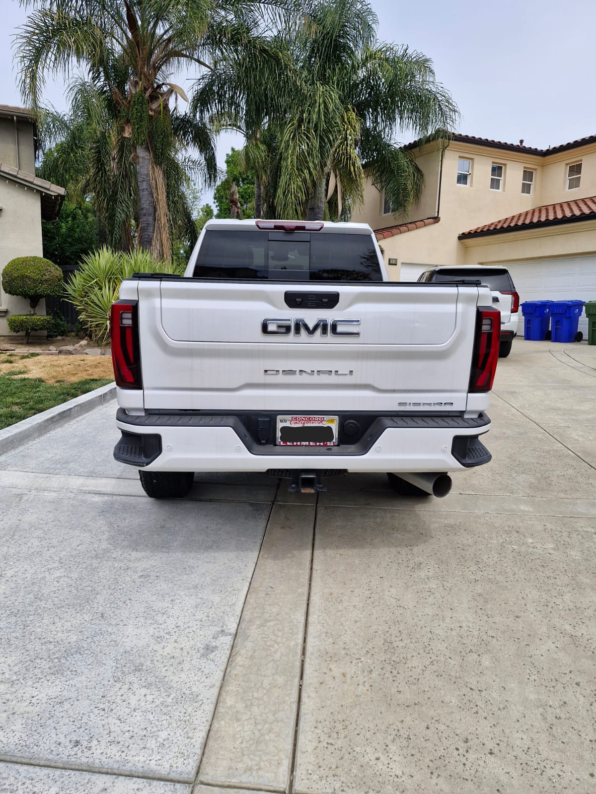 Used 2025 GMC Sierra 2500 Denali Ultimate w/ Max Trailering Package AWD/4WD image 3