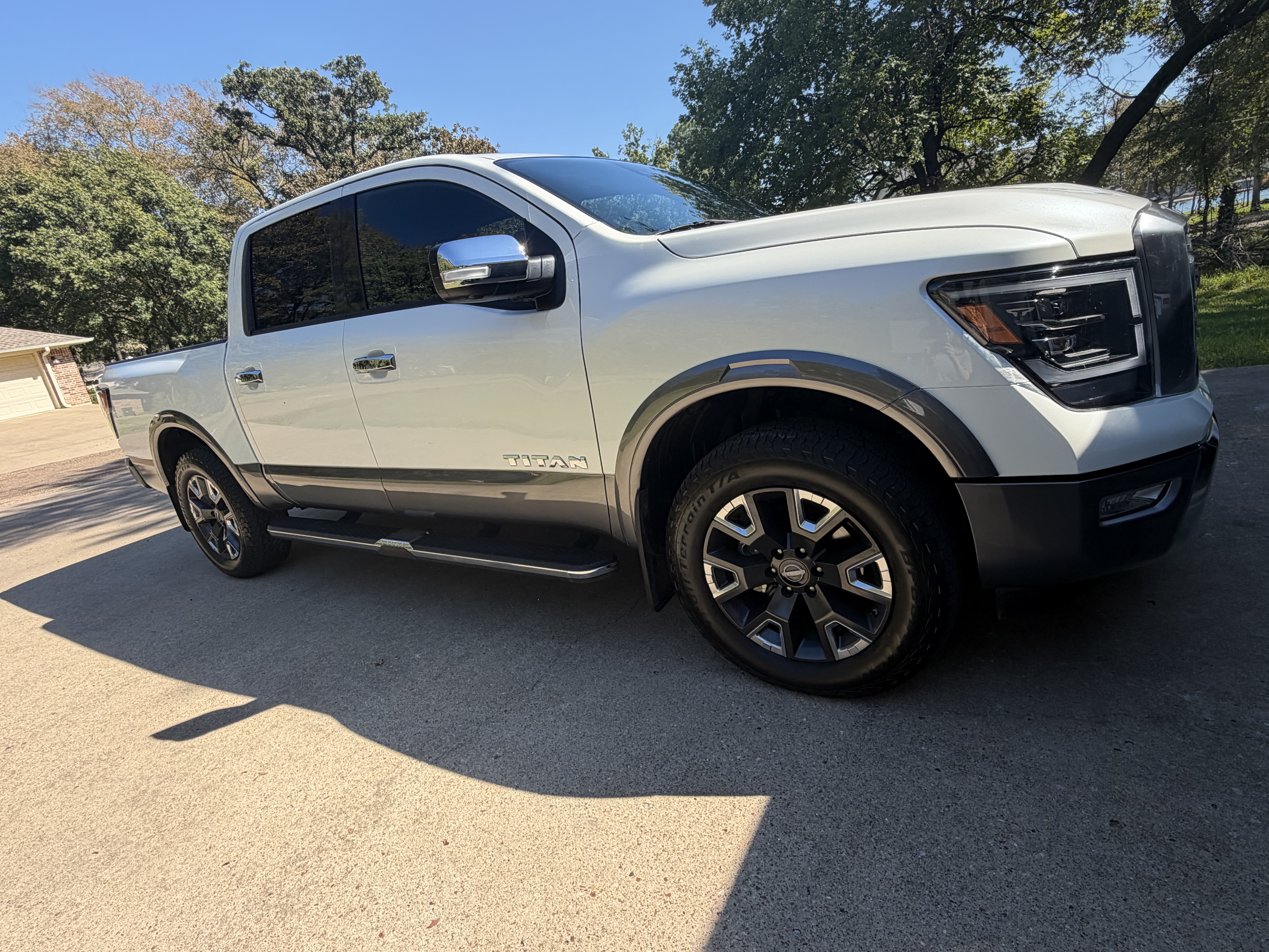 Used 2024 Nissan Titan Platinum Reserve w/ Moonroof Package AWD/4WD image 12