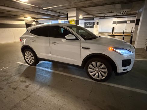 Used 2019 Jaguar E-PACE SE image 8