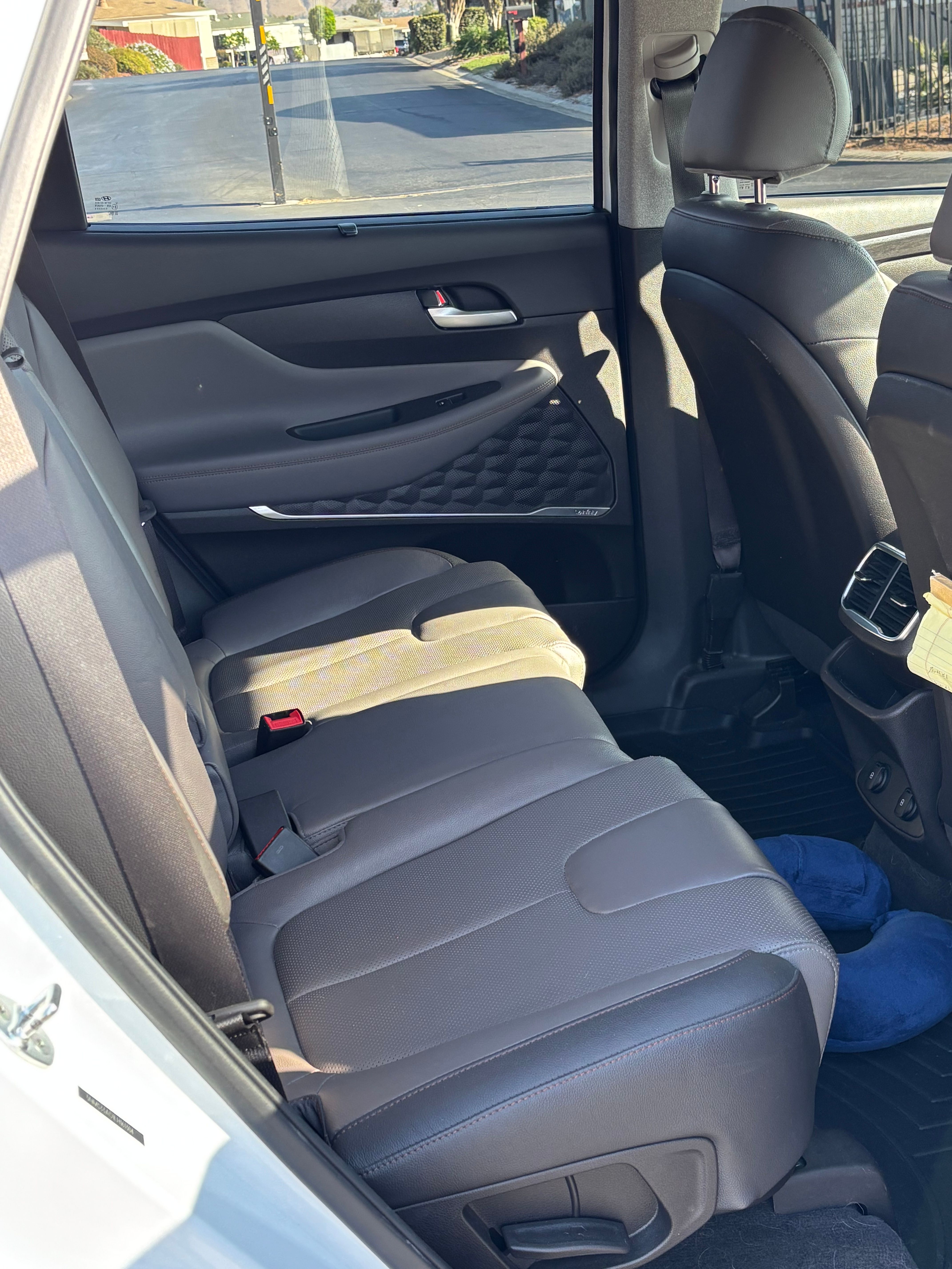 Used 2020 Hyundai Santa Fe SEL w/ Convenience + Premium Package FWD image 6