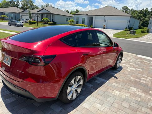 Used 2022 Tesla Model Y Long Range AWD/4WD image 6
