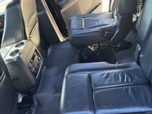 Used 2017 Lincoln Navigator L Select image 16