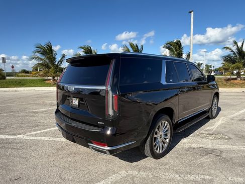 Used 2021 Cadillac Escalade ESV Premium Luxury image 6