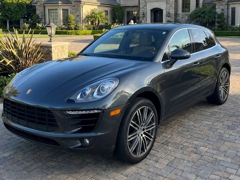 Used 2018 Porsche Macan S image 1