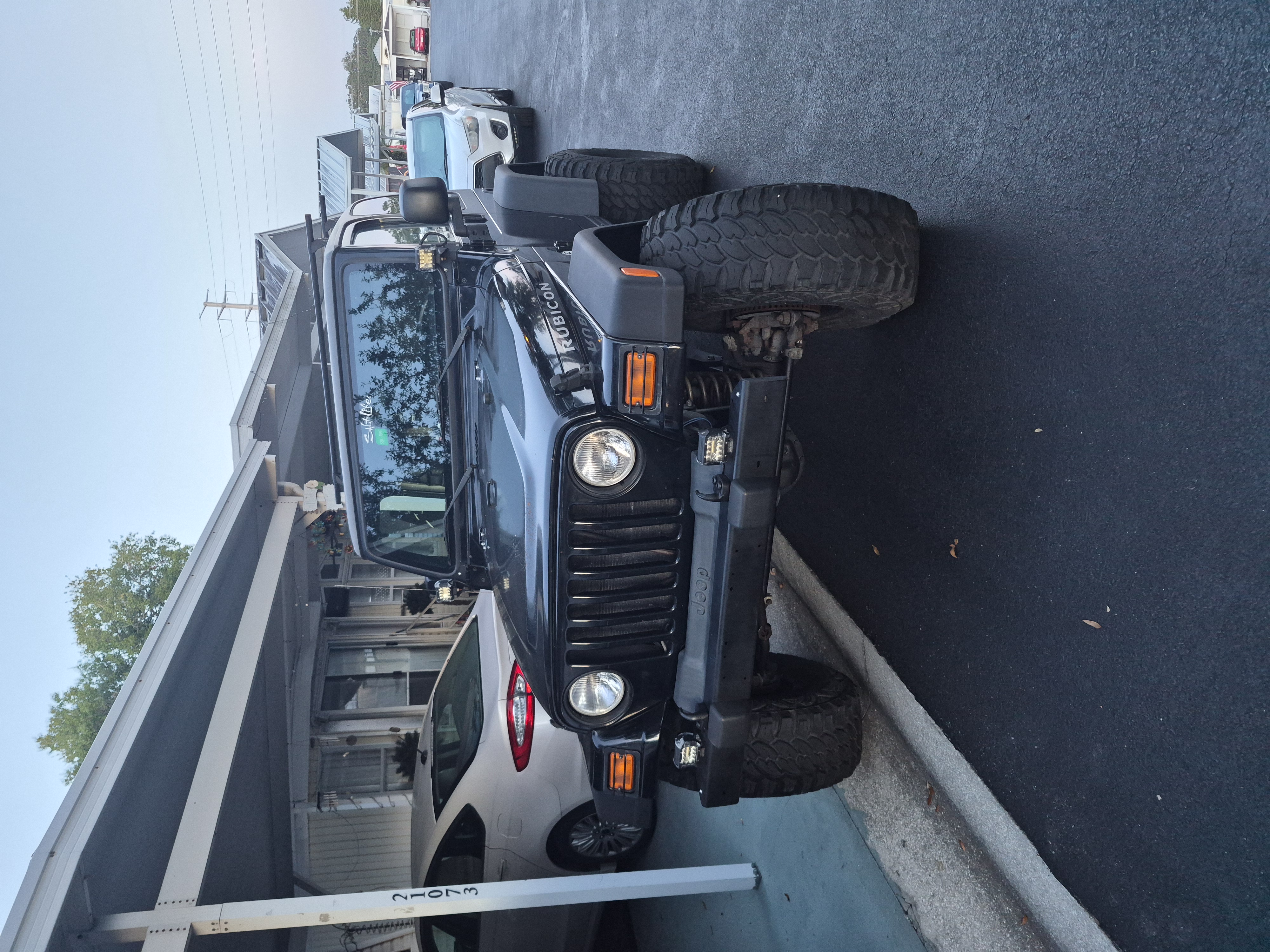 Used 2005 Jeep Wrangler Rubicon AWD/4WD image 2