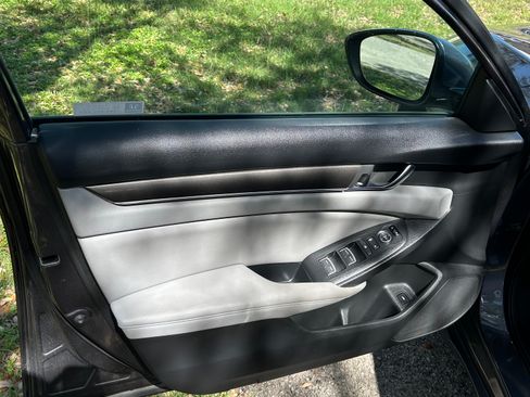 Used 2018 Honda Accord Hybrid image 21