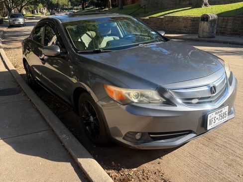 Used 2013 Acura ILX Hybrid w/ Technology Package image 4