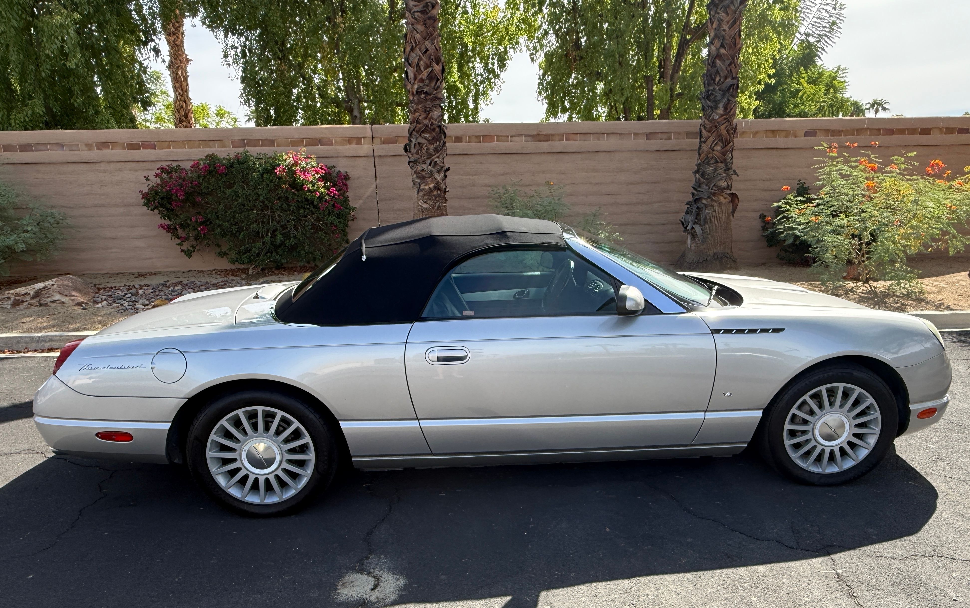 Used 2004 Ford Thunderbird RWD image 5