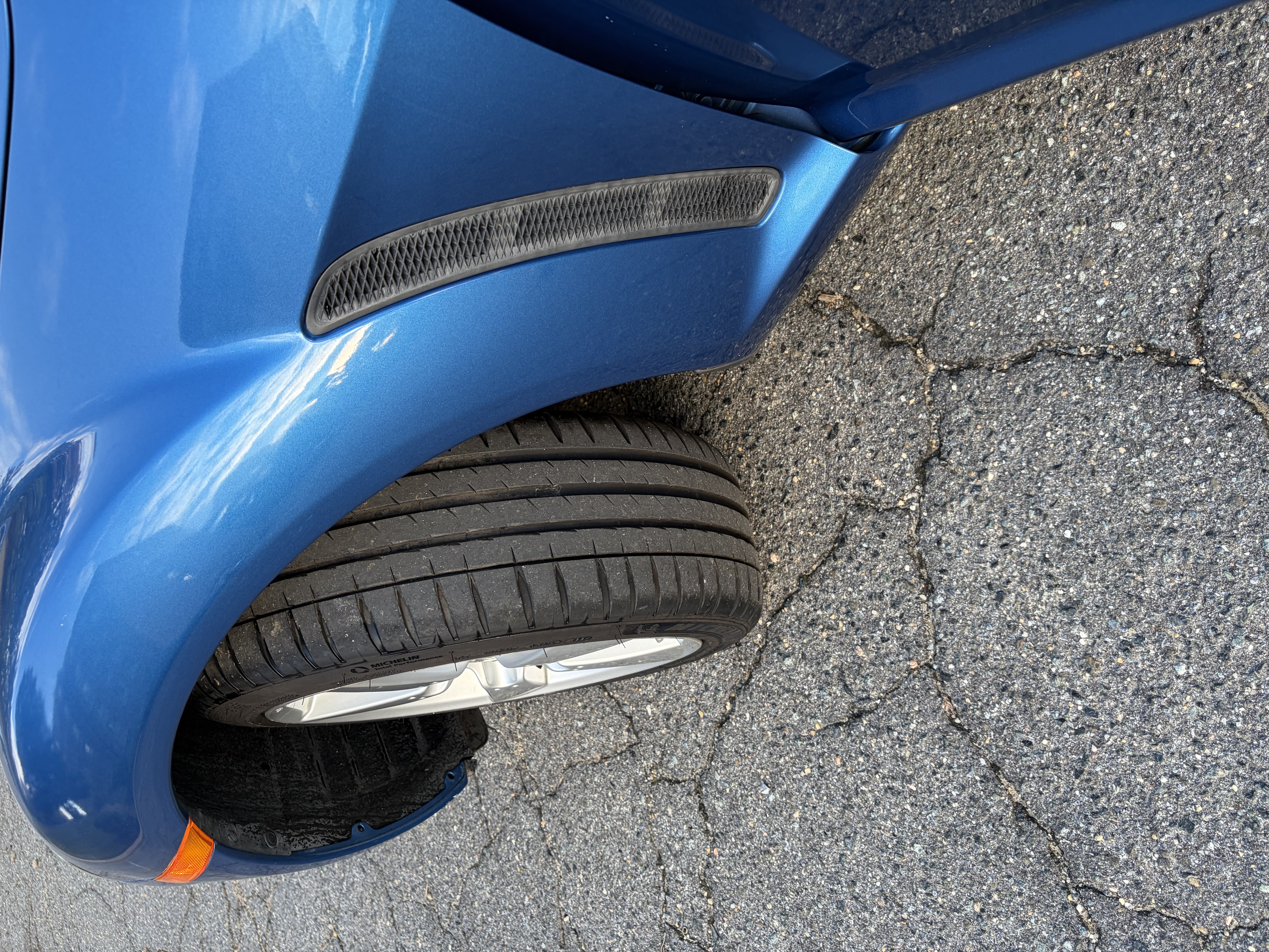 Used 2004 MAZDA RX-8 w/ MT Grand Touring Pkg RWD image 19