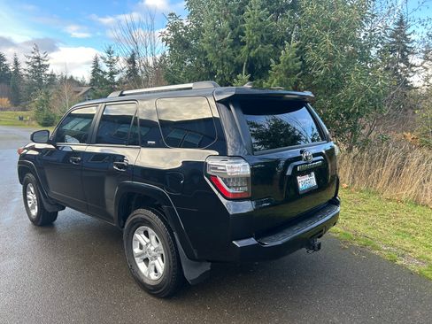 Used 2023 Toyota 4Runner SR5 image 5