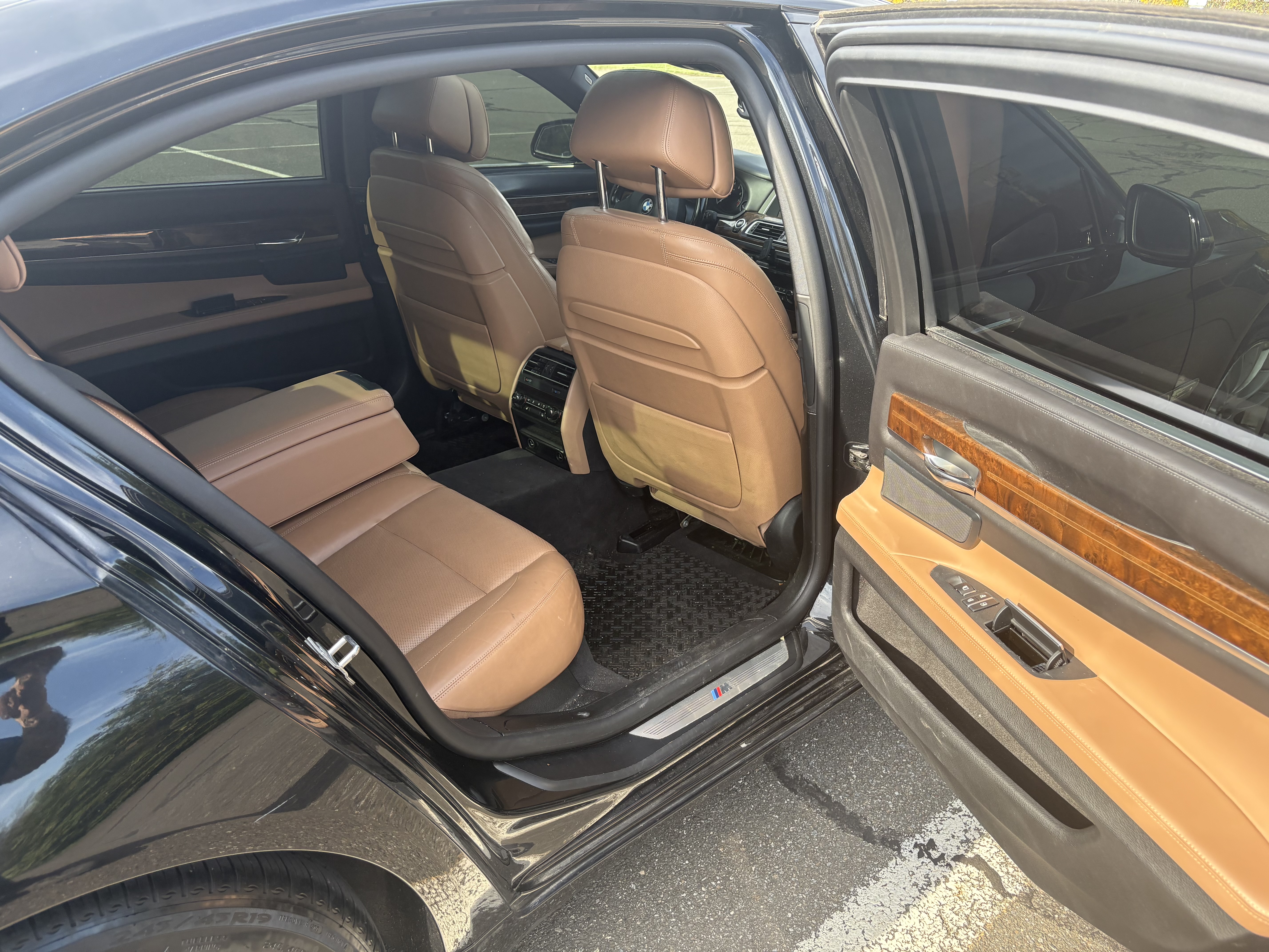 Used 2013 BMW 750Li xDrive AWD/4WD image 12