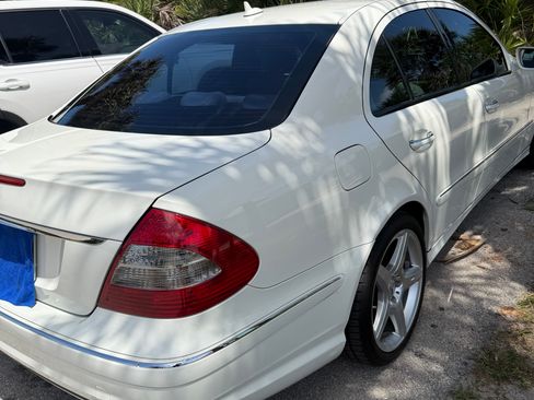 Used 2009 Mercedes-Benz E 550 Sedan image 8