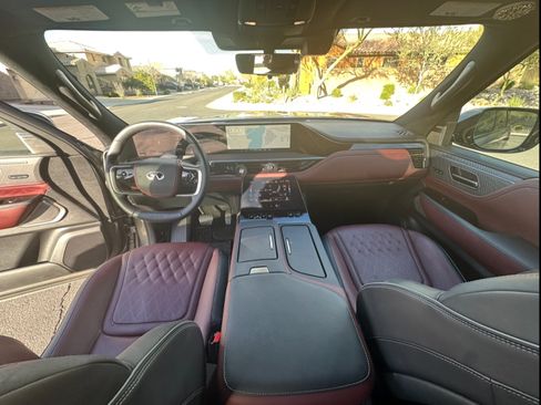 Used 2025 INFINITI QX80 Autograph w/ Autograph Exterior Package image 9