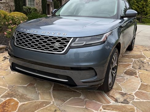 Used 2019 Land Rover Range Rover Velar S AWD/4WD image 4