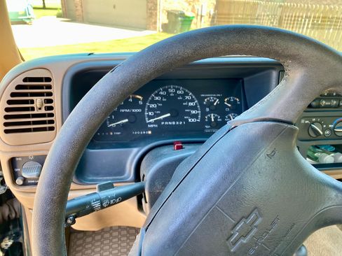 Used 1995 Chevrolet Silverado 1500 4x4 Regular Cab image 13