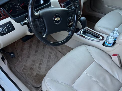Used 2009 Chevrolet Impala LTZ image 10