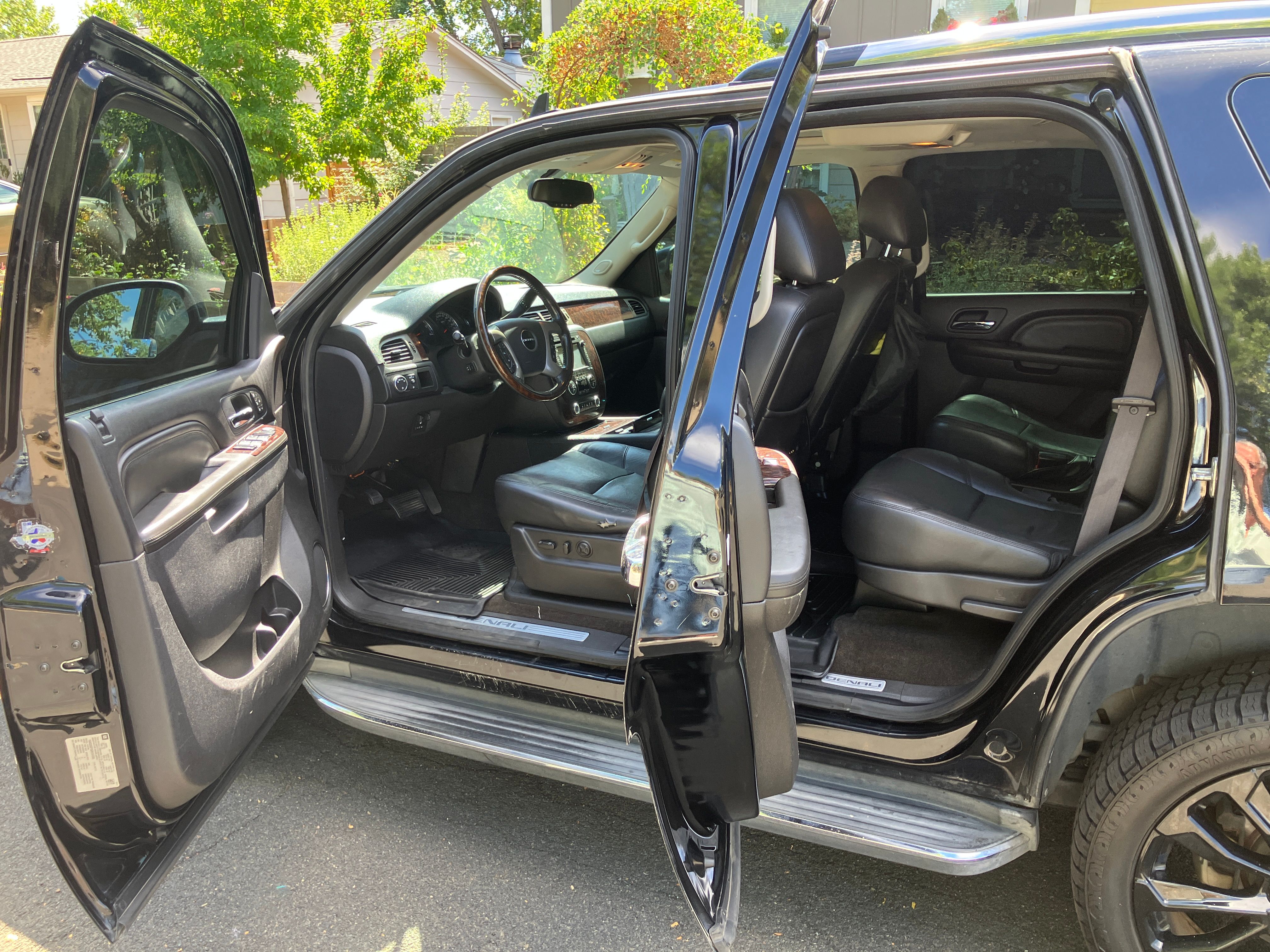 Used 2012 GMC Yukon Denali AWD/4WD image 8