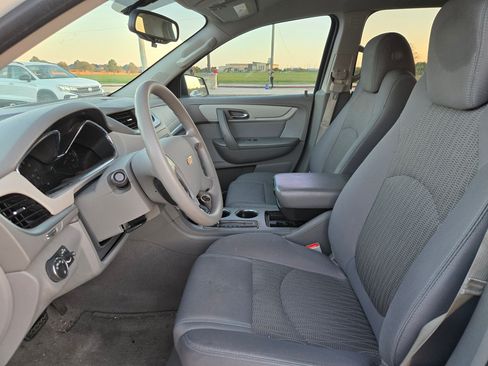 Used 2014 Chevrolet Traverse LS FWD image 12