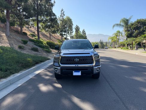 Used 2018 Toyota Tundra SR5 w/ TRD Off Road Package AWD/4WD image 2