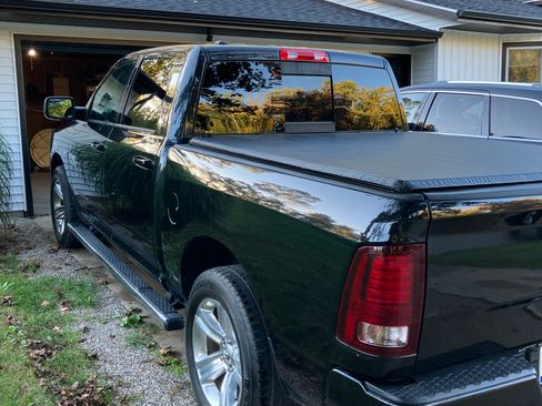 Used 2017 RAM 1500 Sport w/ Comfort Group image 9