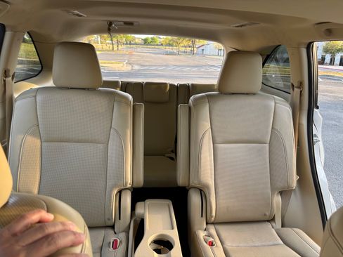 Used 2015 Toyota Highlander Limited image 17