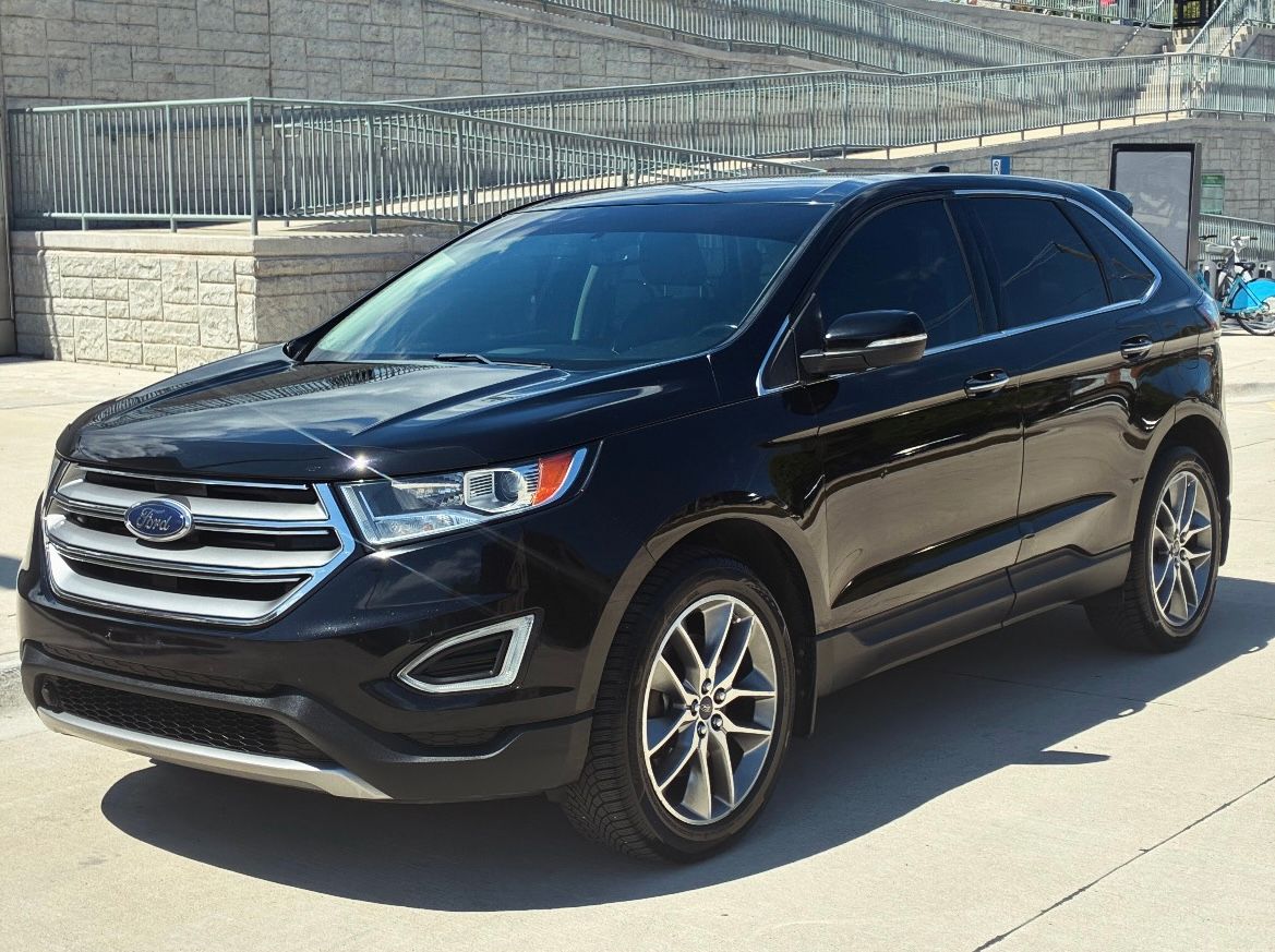 Used 2016 Ford Edge Titanium w/ Equipment Group 301A AWD/4WD image 8