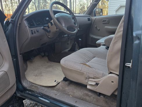 Used 1995 Toyota T100 DX image 4