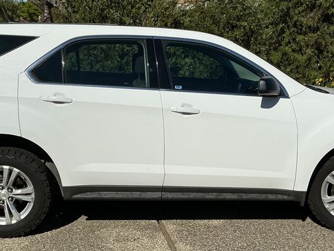 Used 2010 Chevrolet Equinox LS image 5