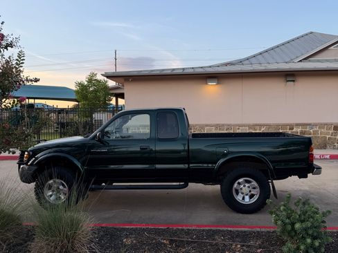Used 1999 Toyota Tacoma PreRunner RWD image 4