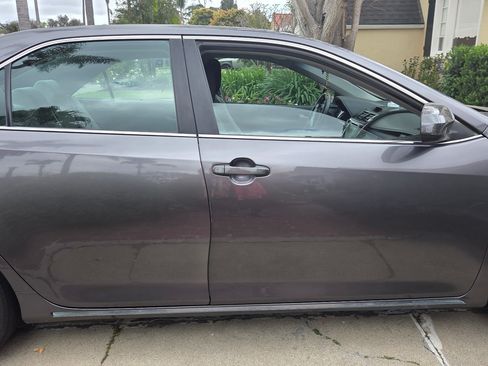 Used 2014 Toyota Camry LE image 6