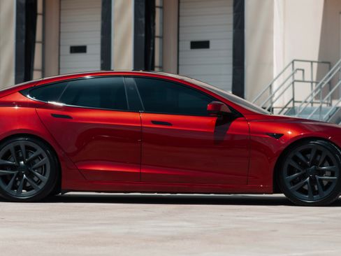 Used 2023 Tesla Model S Standard Range image 4