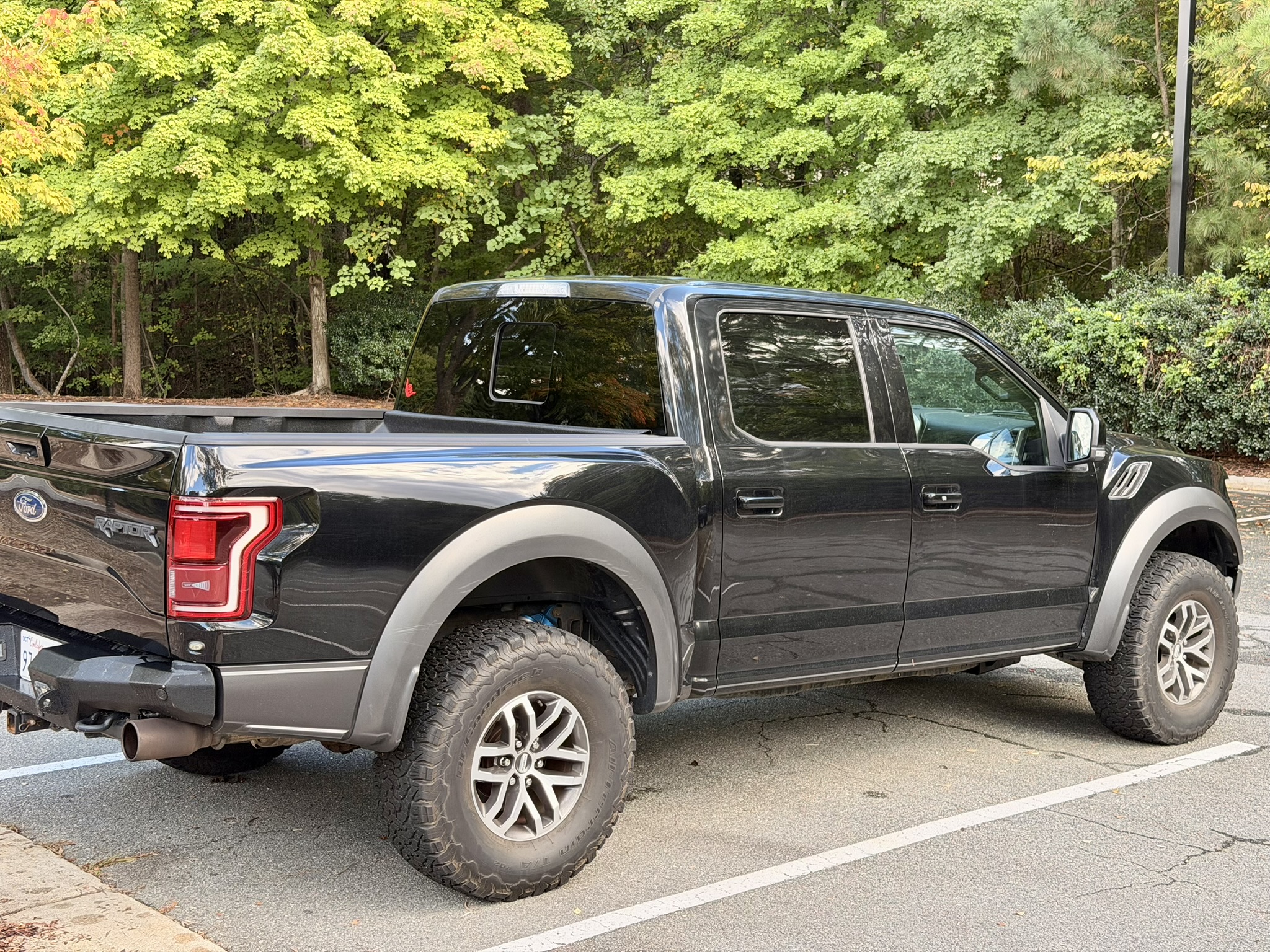 Used 2017 Ford F150 Raptor w/ Equipment Group 802A Luxury AWD/4WD image 8