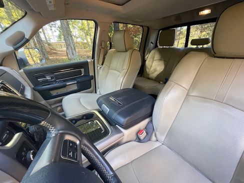 Used 2018 RAM 3500 Laramie Longhorn image 6