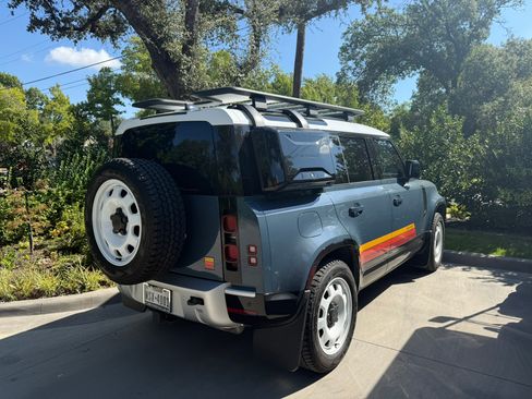 Used 2025 Land Rover Defender 110 S AWD/4WD image 2